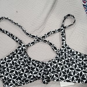 NWT never worn or tried on. Fused hawaii swim top